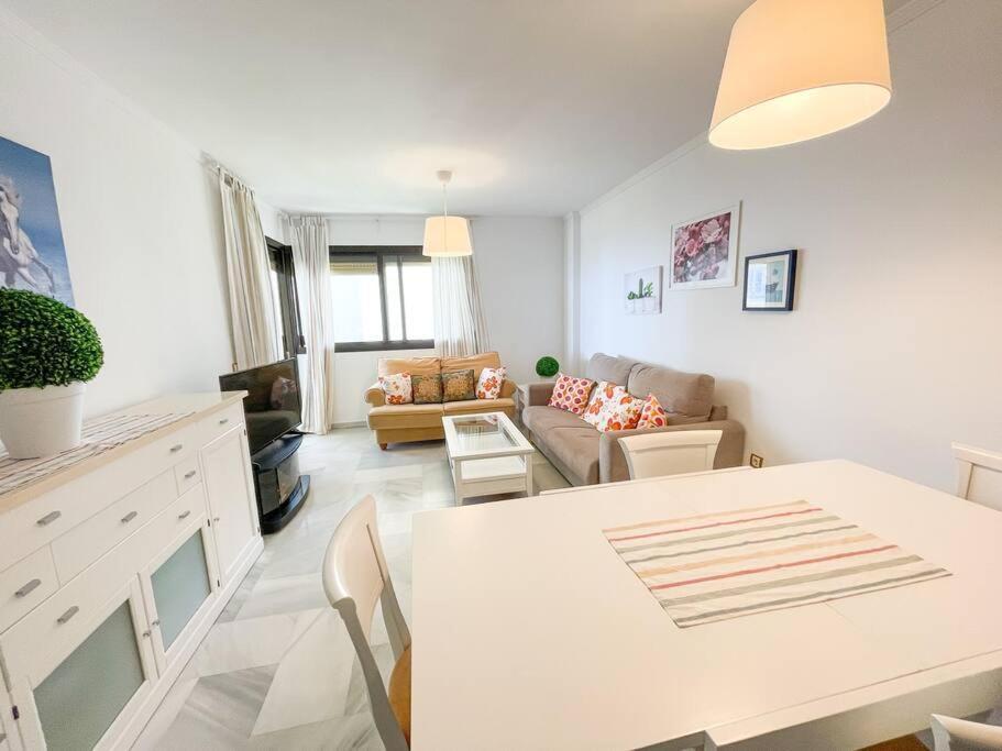 Seafront Apartment With Direct Access To The Beach Torremolinos Exteriör bild