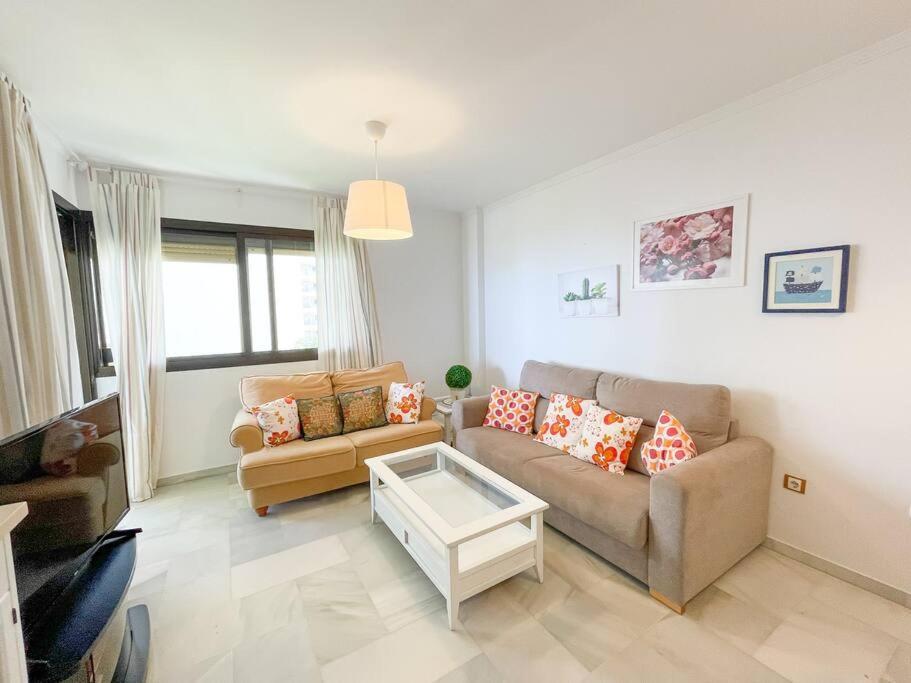 Seafront Apartment With Direct Access To The Beach Torremolinos Exteriör bild