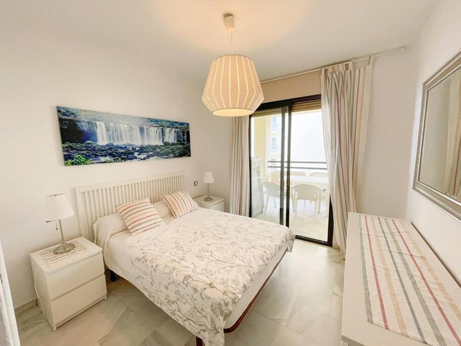Seafront Apartment With Direct Access To The Beach Torremolinos Exteriör bild
