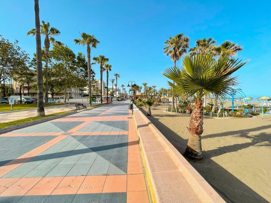 Seafront Apartment With Direct Access To The Beach Torremolinos Exteriör bild