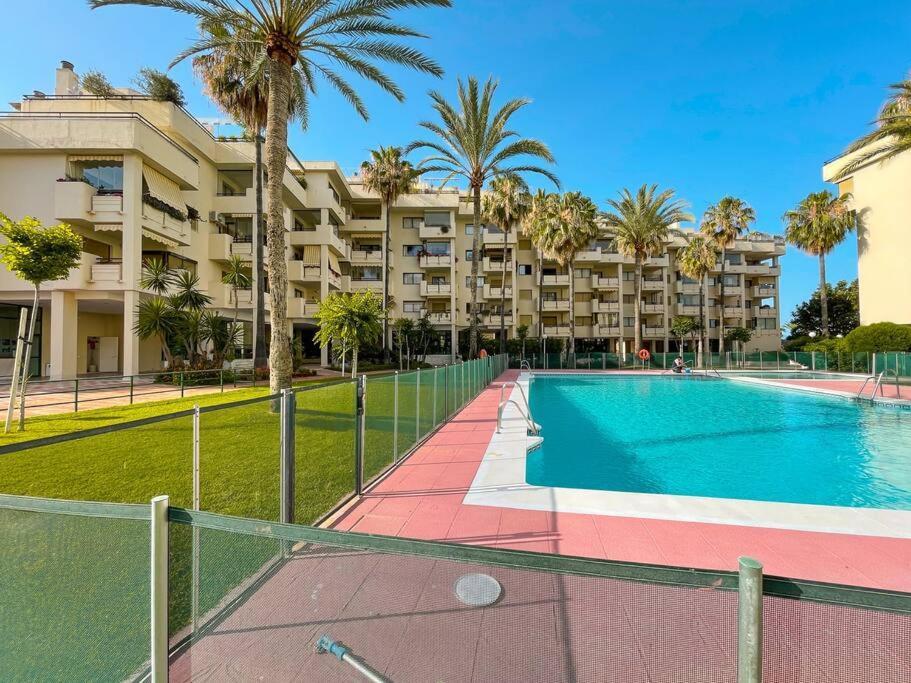 Seafront Apartment With Direct Access To The Beach Torremolinos Exteriör bild